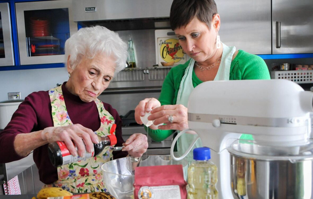 Winter Hobbies for Seniors Living with Dementia: Engaging and Comforting Activities 10 actively cooking with Nana Winter Hobbies for Seniors Living with Dementia: Engaging and Comforting Activities